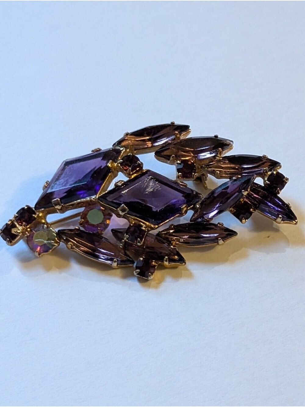 Vintage 1950s Juliana D&E Style Purple Amethyst Rhinestone Spray Brooch Pin